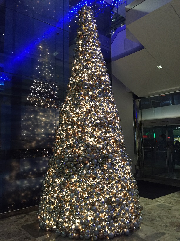 grand-hyatt-christmas-tree_Dec-2016_sized.jpg